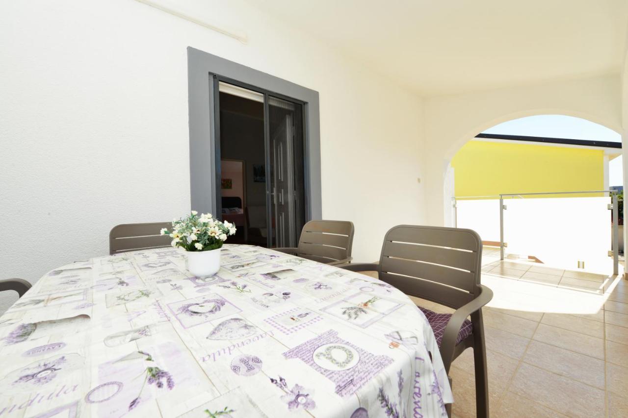 Apartment Lavender Vir Exterior photo